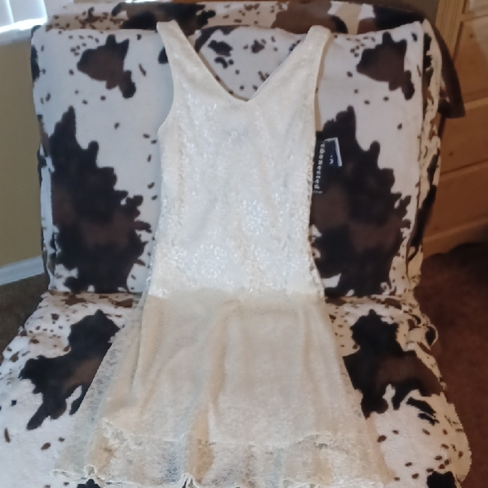 Connected NWT Apparel, Cream/ White Lace Dress. Just Beautiful!